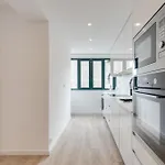 Host Wise - Bright Seaside Flat Lejlighed *