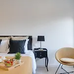 Host Wise - Bright Seaside Flat * Póvoa de Varzim