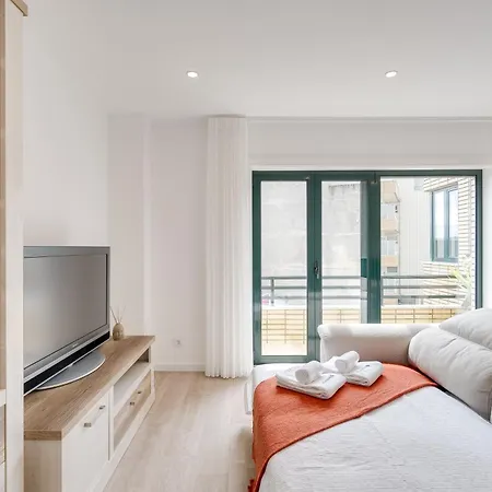 Апартаменты Host Wise - Bright Seaside Flat