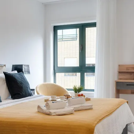 아파트 Host Wise - Bright Seaside Flat