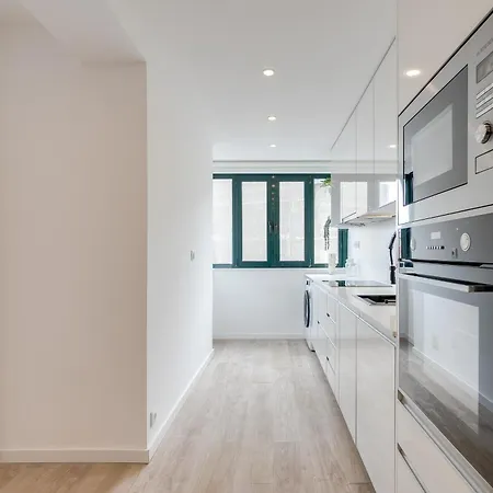 Host Wise - Bright Seaside Flat Apartment *