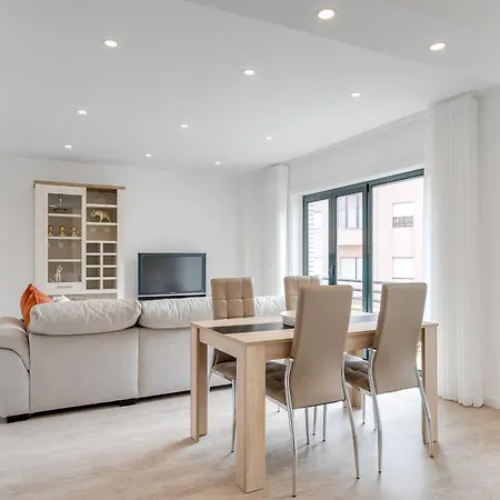 Host Wise - Bright Seaside Flat Apartment Povoa de Varzim