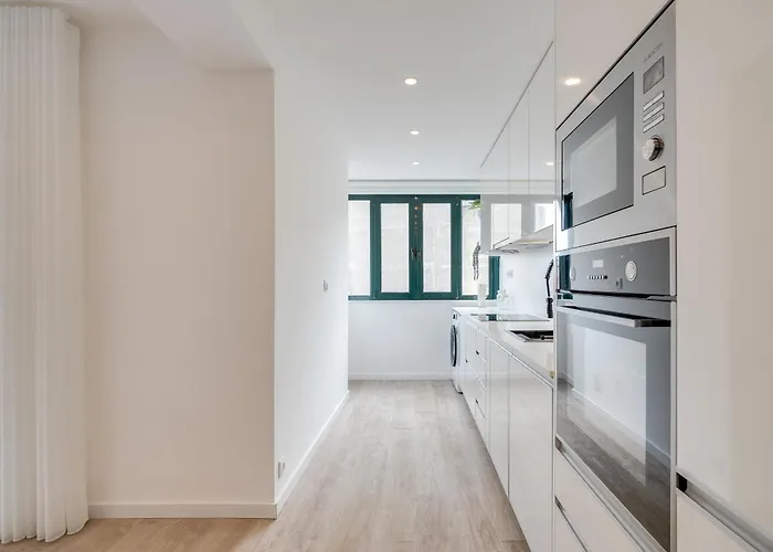 Host Wise - Bright Seaside Flat Apartment *