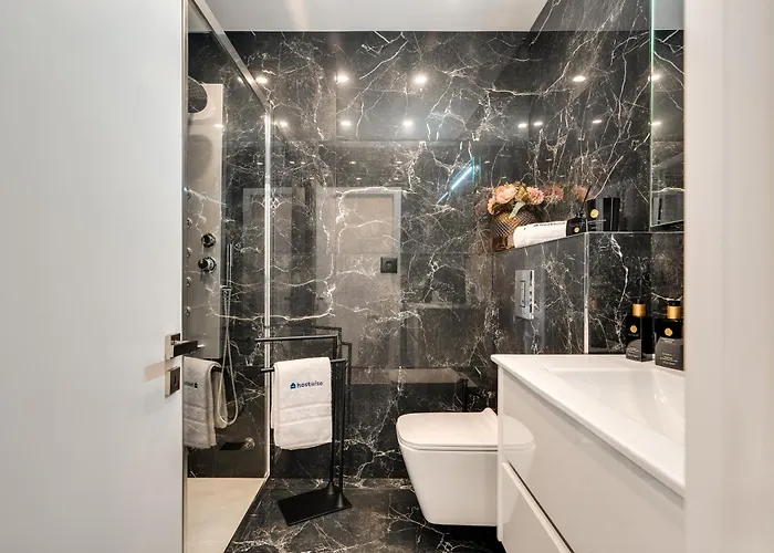 Host Wise - Bright Seaside Flat * Povoa de Varzim